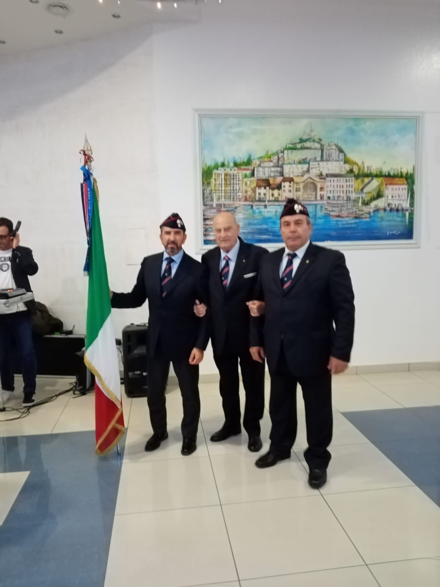 Porta Bandiera con il vicepresidente ANC Bari, Magg. M. Tricarico